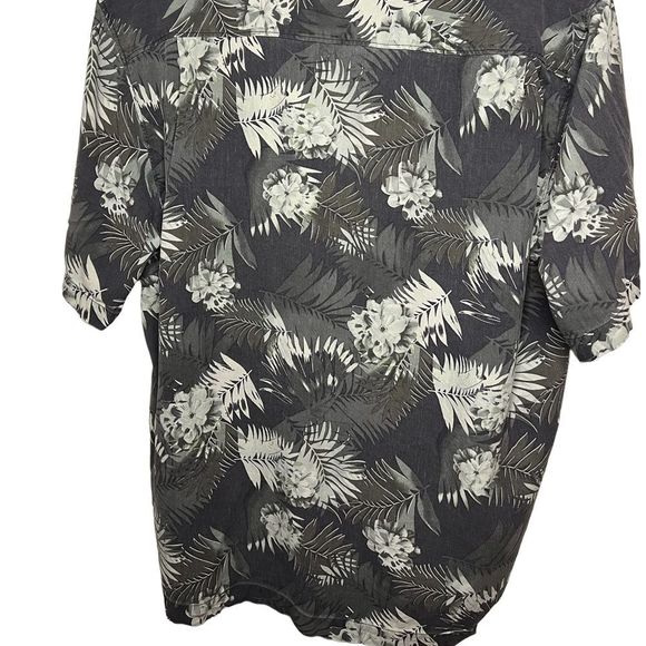 Tommy Bahama Men’s Collard Button up Top Size Large - Picture 4 of 5